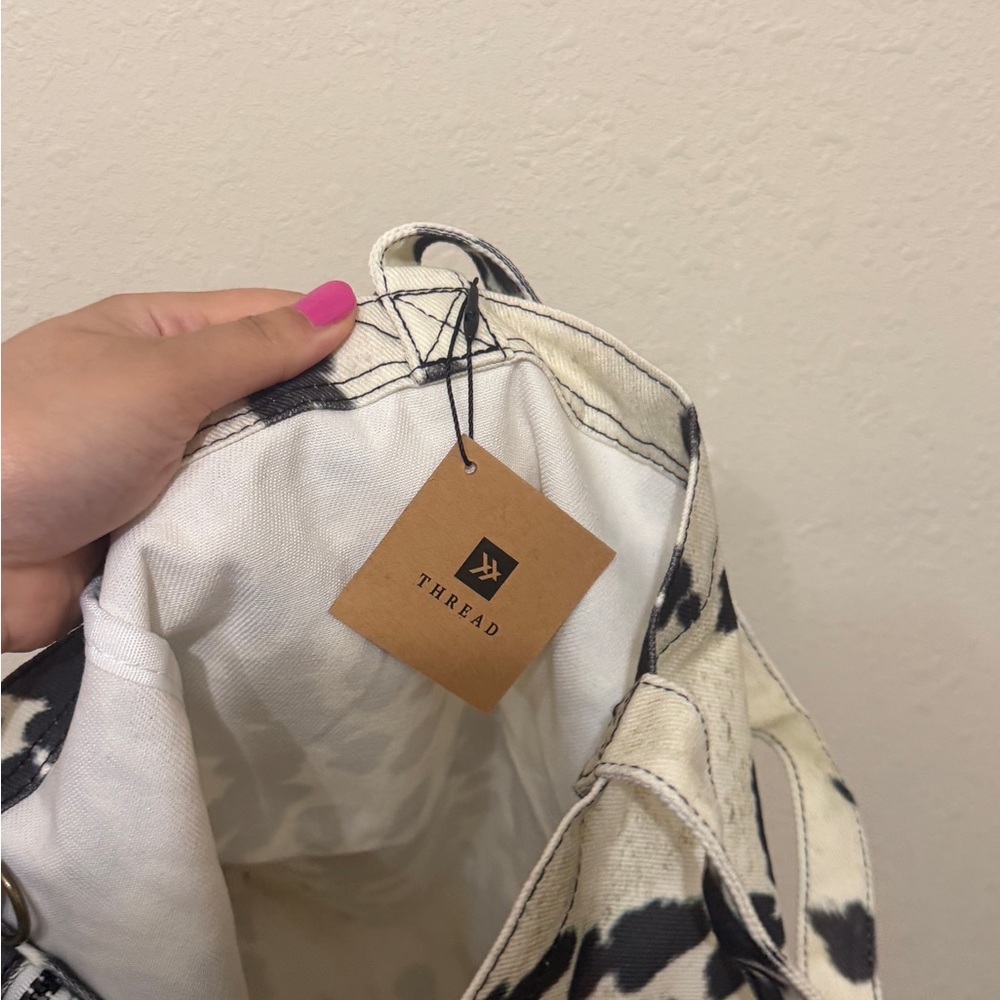 New Thread Wallet Cow print Tote - Picture 2 of 4